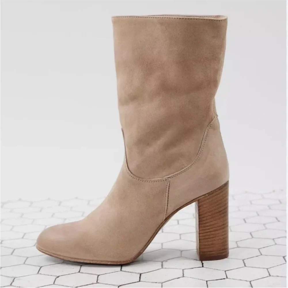Free People Dakota Block Heel suede slouchy Boots Women’s size 40/ 9 Tan Color